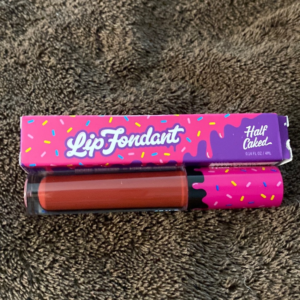“Lip Fondant” by Half Caked.